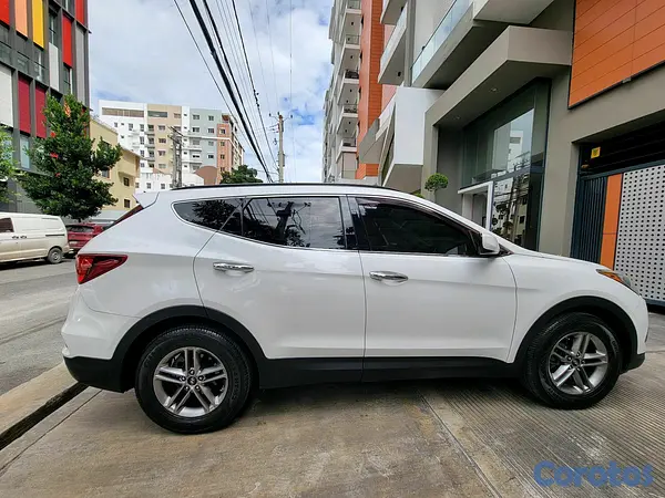 jeepetas y camionetas - Hyundai Santa Fe Sport  3