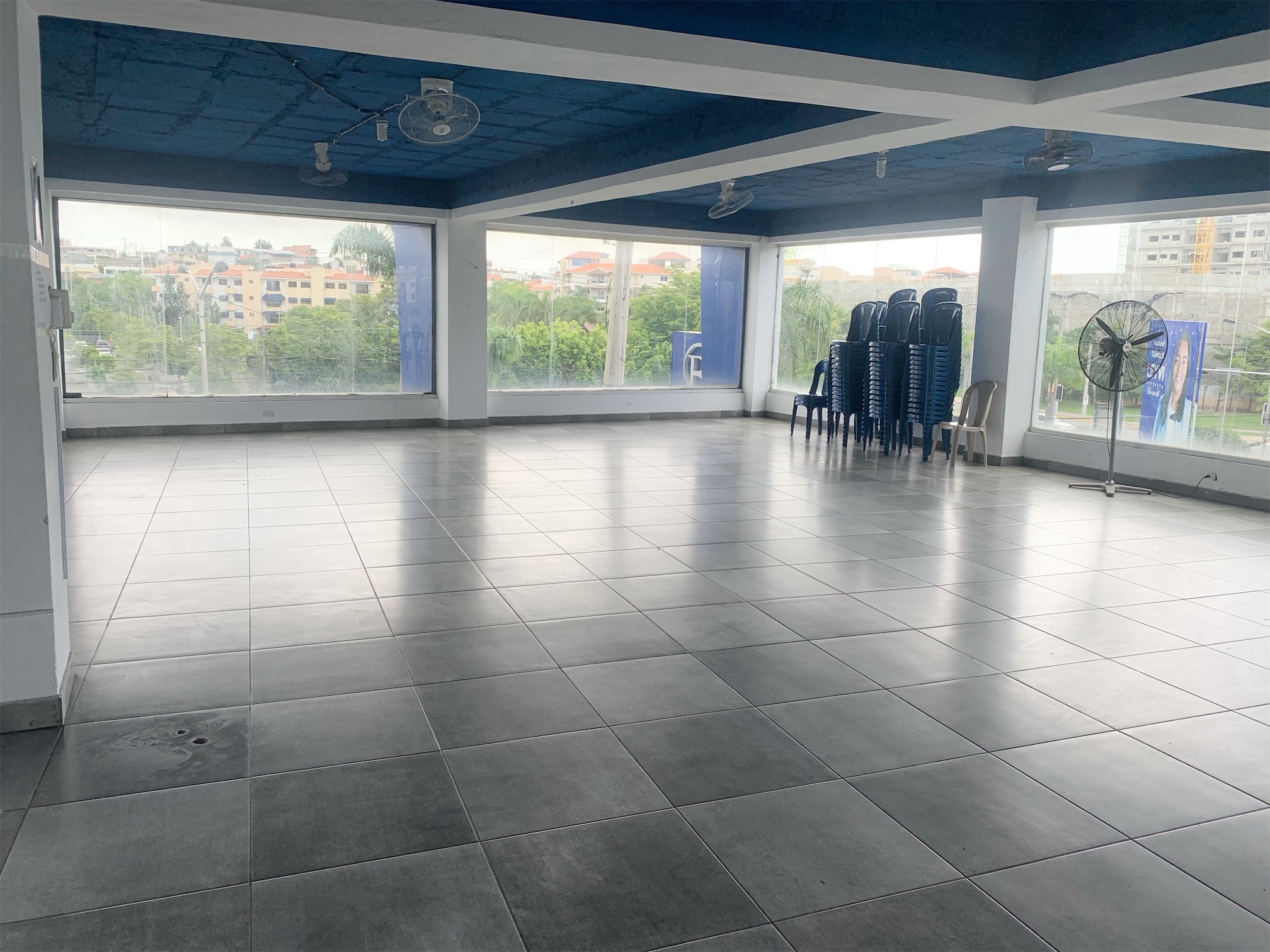 oficinas y locales comerciales - Locla espacio abierto 200m 2