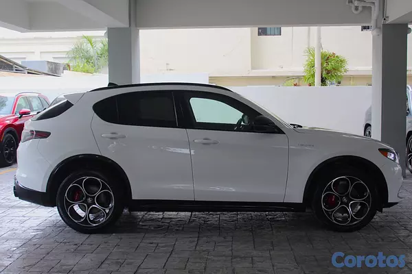 jeepetas y camionetas - Alfa Romeo Stelvio 3