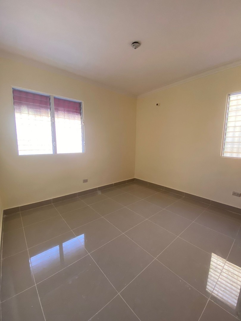 apartamentos - ✳Vendo apartamento en Residencial Ciudad Real II✳

 4