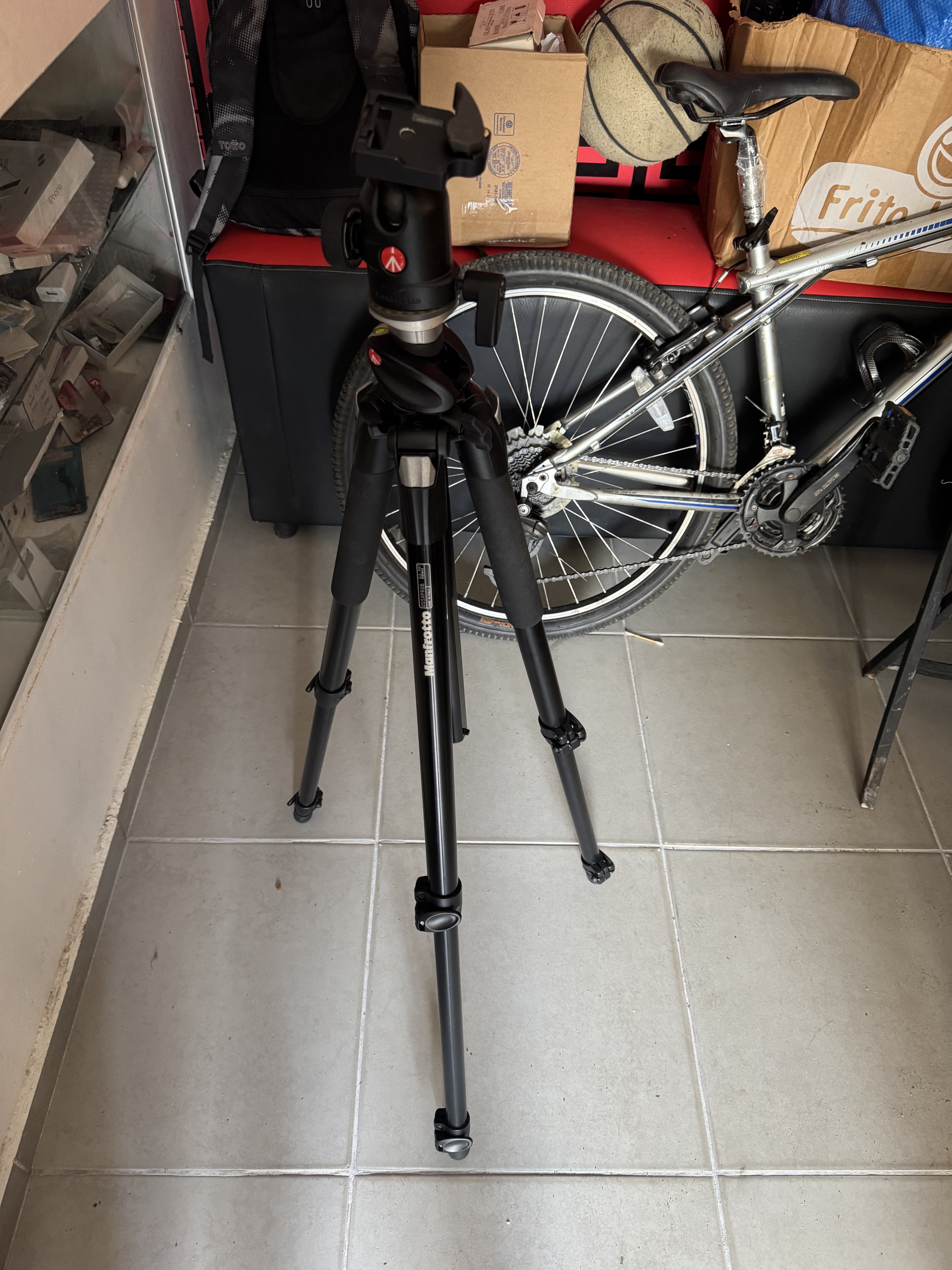 camaras y audio - vendo  Trípode Manfrotto 190PROB. modelo 488RC2 2
