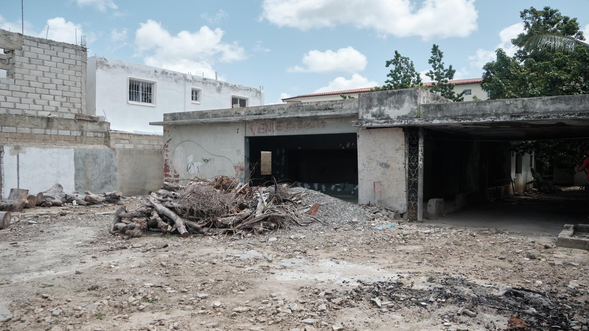 solares y terrenos - Terreno en boca chica 4