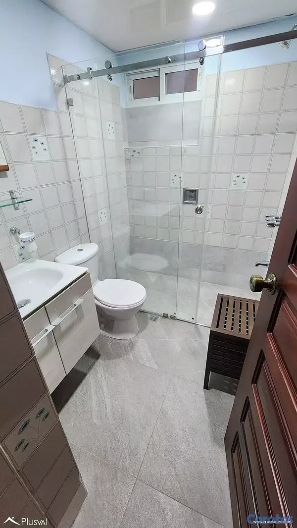 apartamentos - Amplio apartamento clásico remodelado en venta – E 6