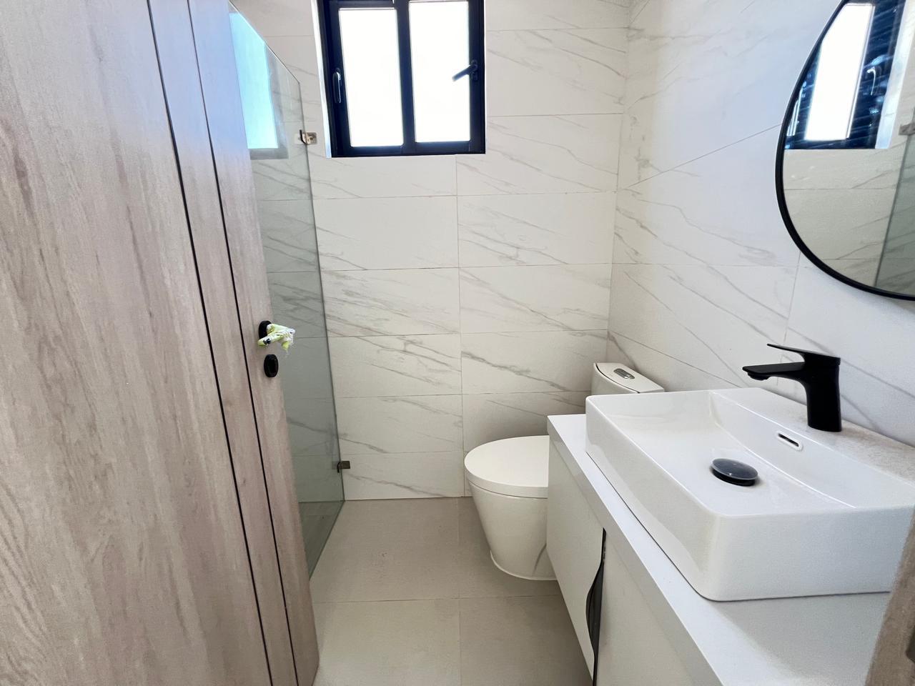 apartamentos - Vendo Evaristo morales piso 8 una hab 1.5 baños pa 1