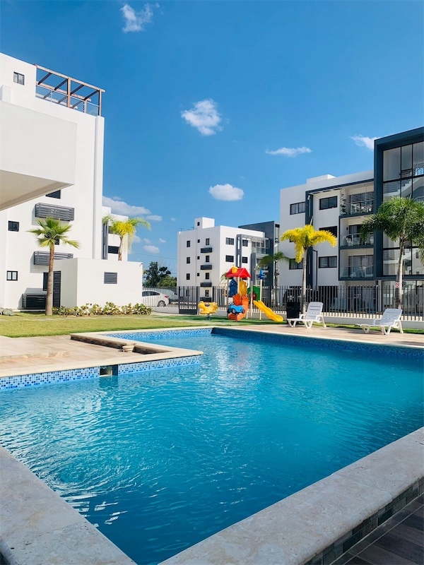 apartamentos - Evelin Martínez Real Estate renta vacío cuarto piso con terraza Llanos de Gurabo