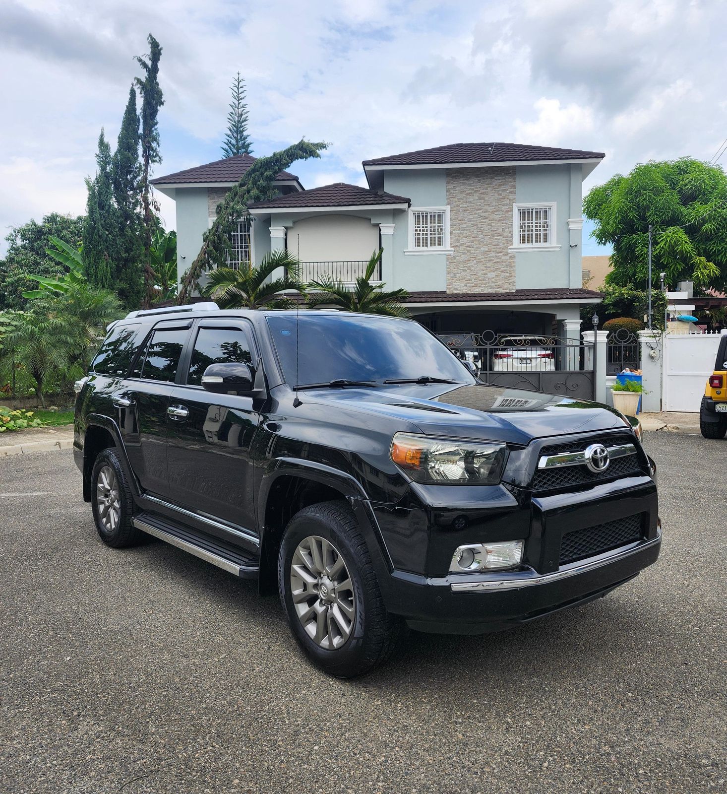 jeepetas y camionetas - Toyota 4runner sr5 2011