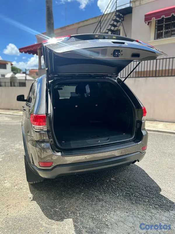 jeepetas y camionetas - ♻️JEEP GRAND CHEROKEE LADERO 2019✅ 8