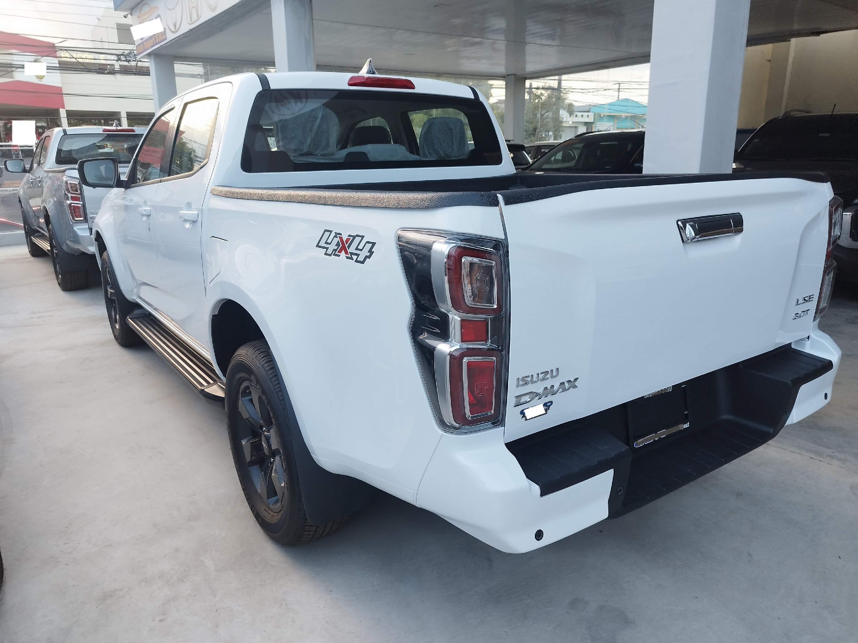 jeepetas y camionetas - 2025 Isuzu DMAX LSE 0Km  2