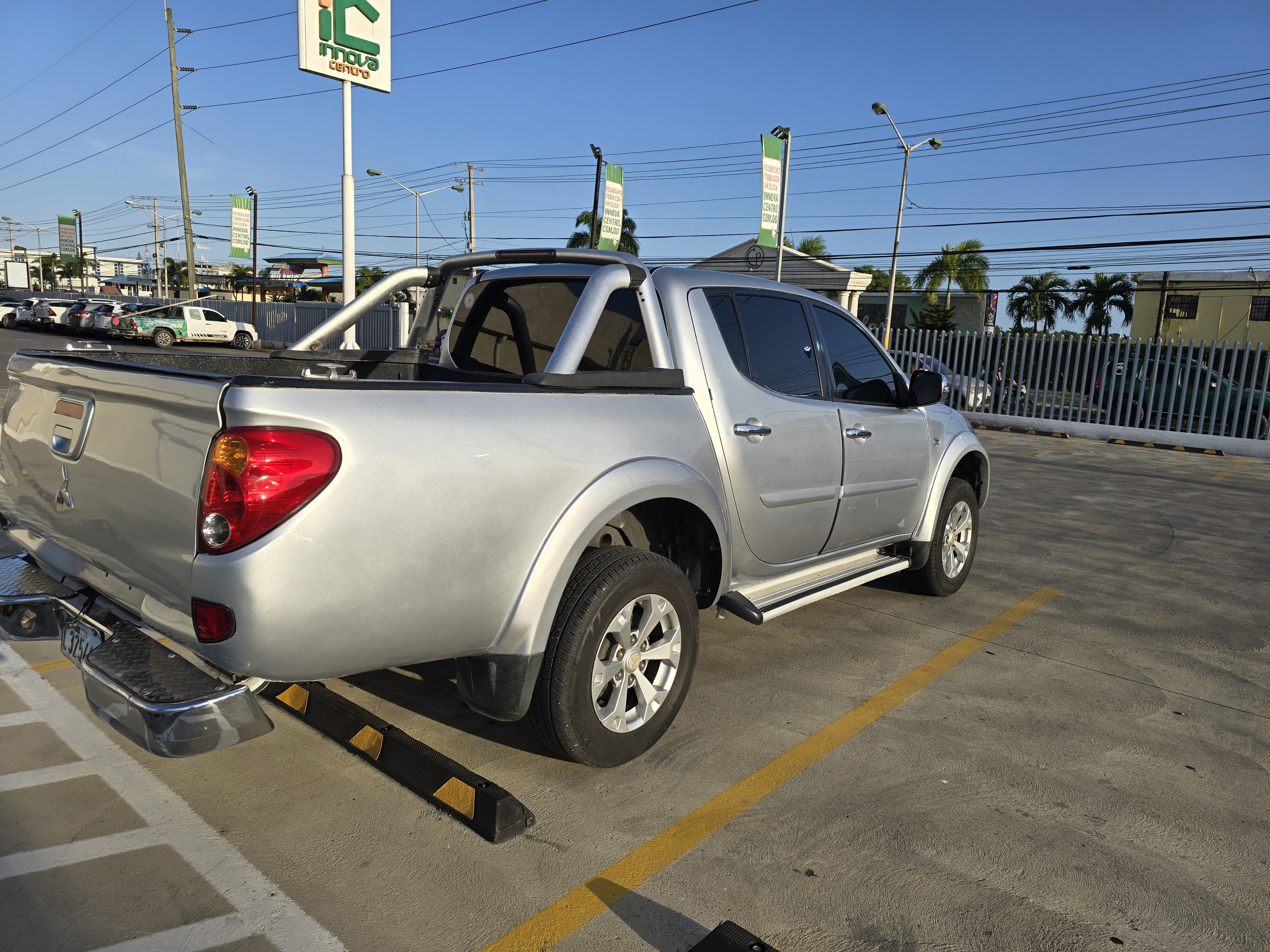 jeepetas y camionetas - Mitsubishi L200 2014 Excelente Condiciones  3