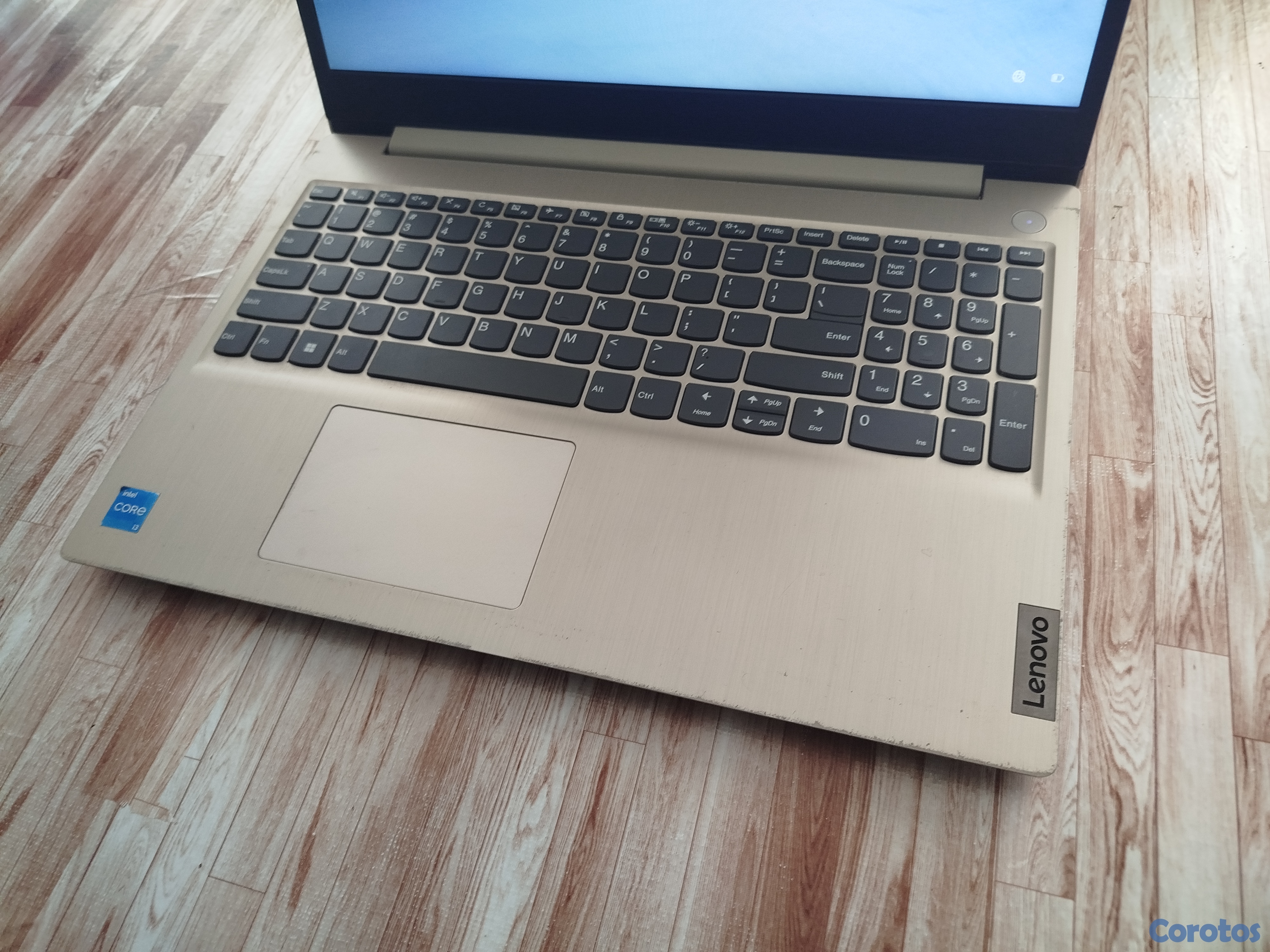 computadoras y laptops - Lenovo IDEAPAD 3  i3 de 11va 15.6" 256 SSD 8RAM  4