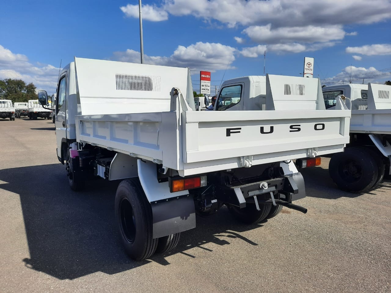 camiones y vehiculos pesados - CAMION MITSUBISHI  VOLTEO 2024  2