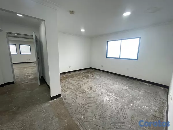 oficinas y locales comerciales - alquiló local comercial Gazcue amplio capacidad para 30 vehículos  12