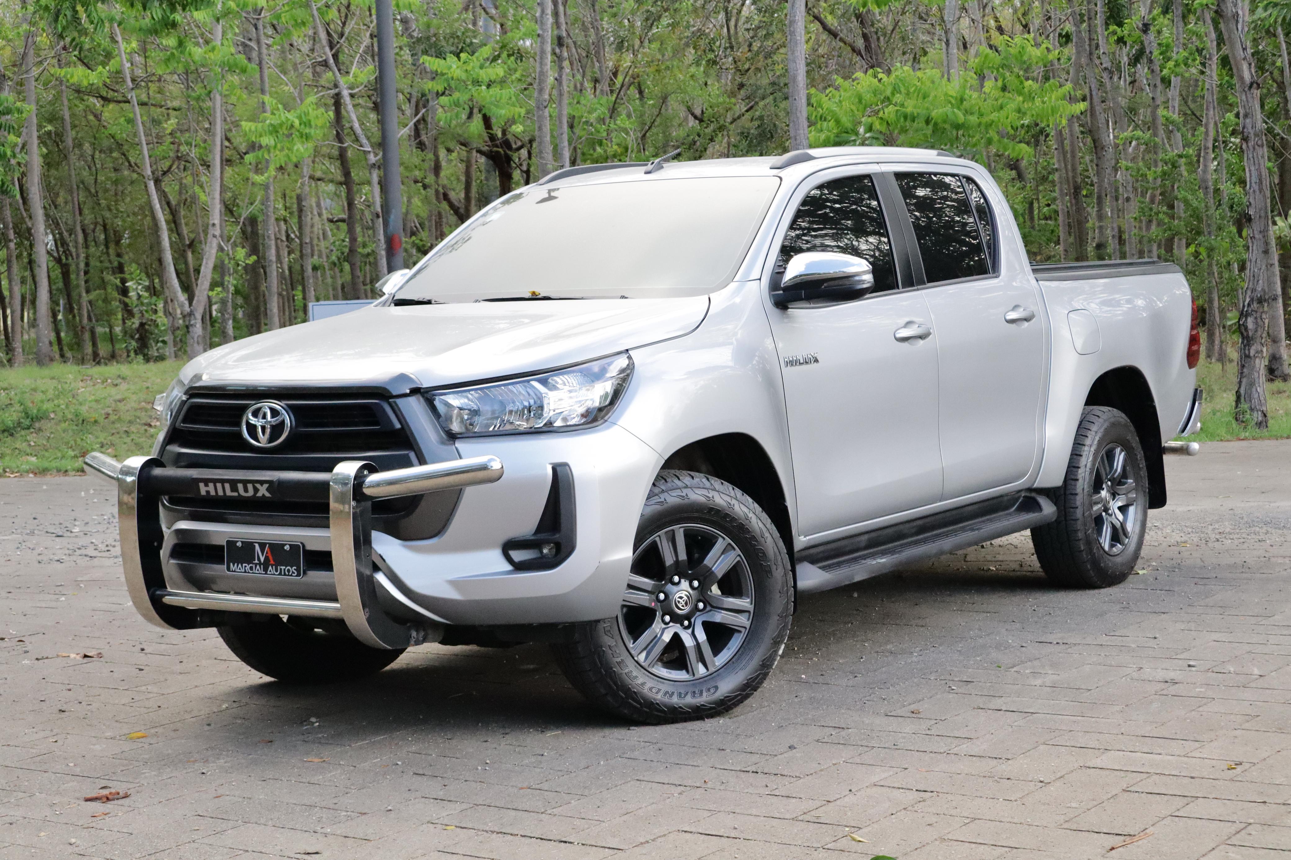 jeepetas y camionetas - Montate en super toyota Hailux 2022 todo terreno 4x4 clean carfax  2