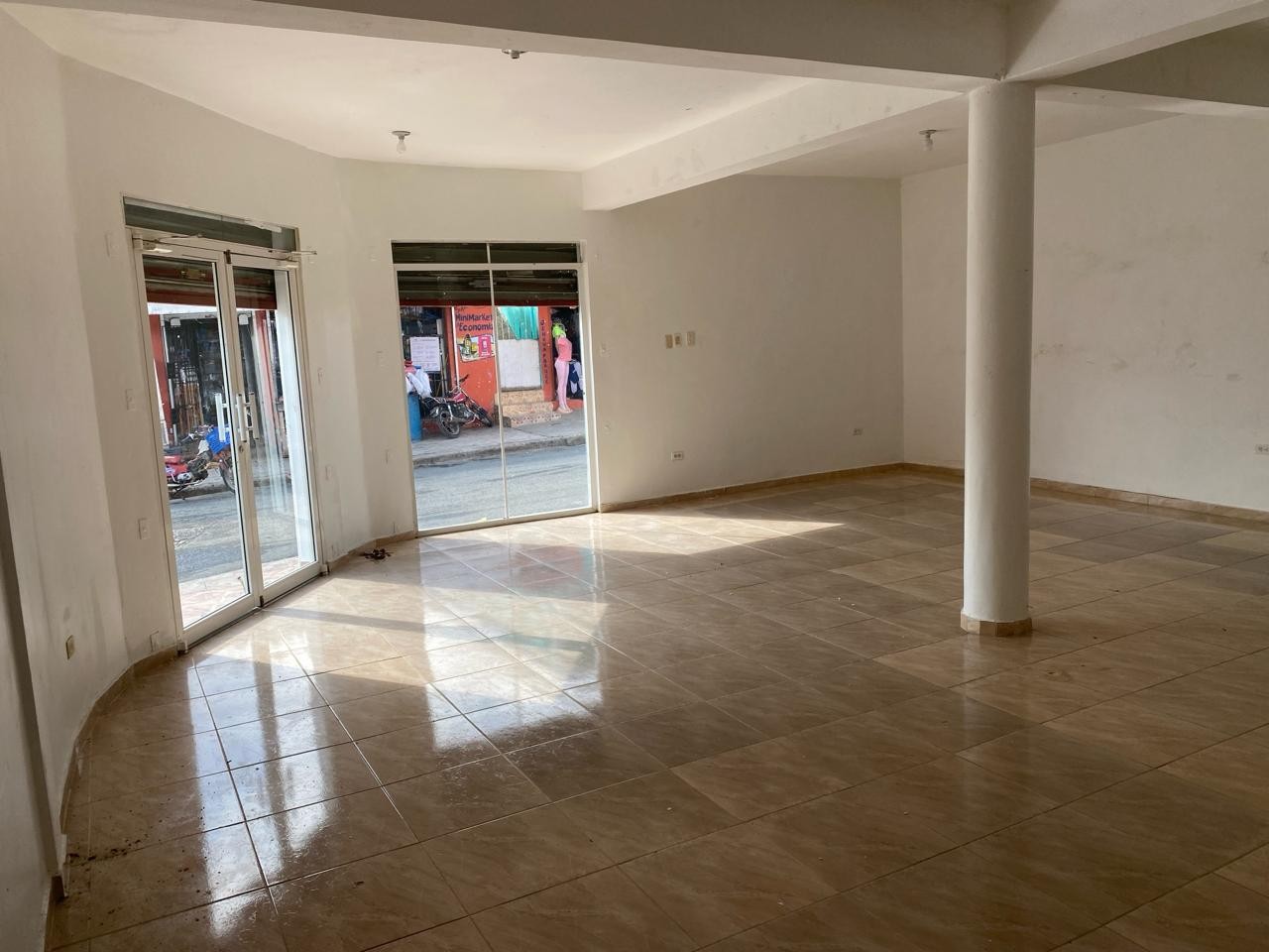oficinas y locales comerciales - ALQUILO LOCAL COMERCIAL SABANA PERDIDA 6