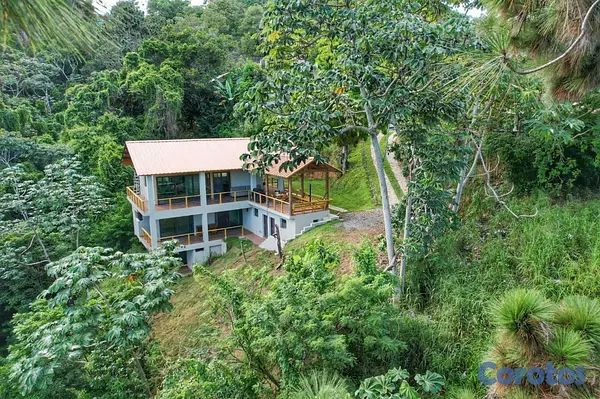 casas vacacionales y villas - Preciosa Villa de Venta ubicada en Jarabacoa  7