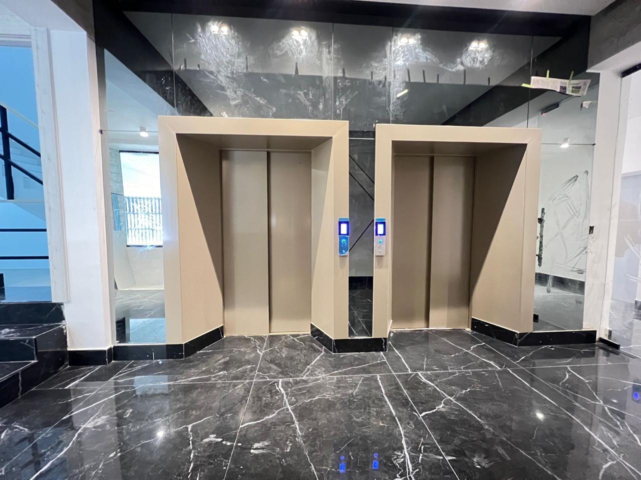 apartamentos - Vendo Evaristo morales piso 8 una hab 1.5 baños pa 2