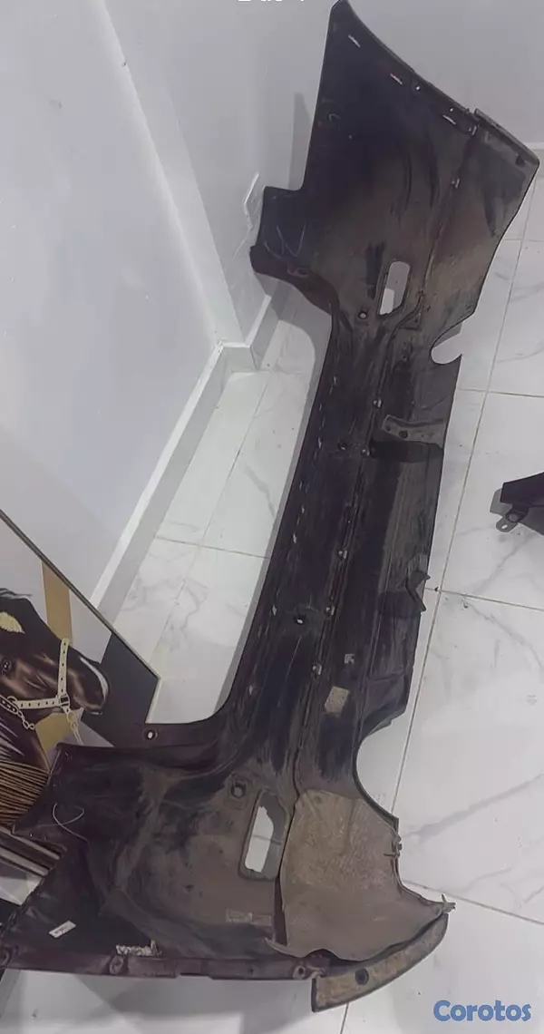 repuestos - vendo bomper trasero de grand cherokee Laredo  3