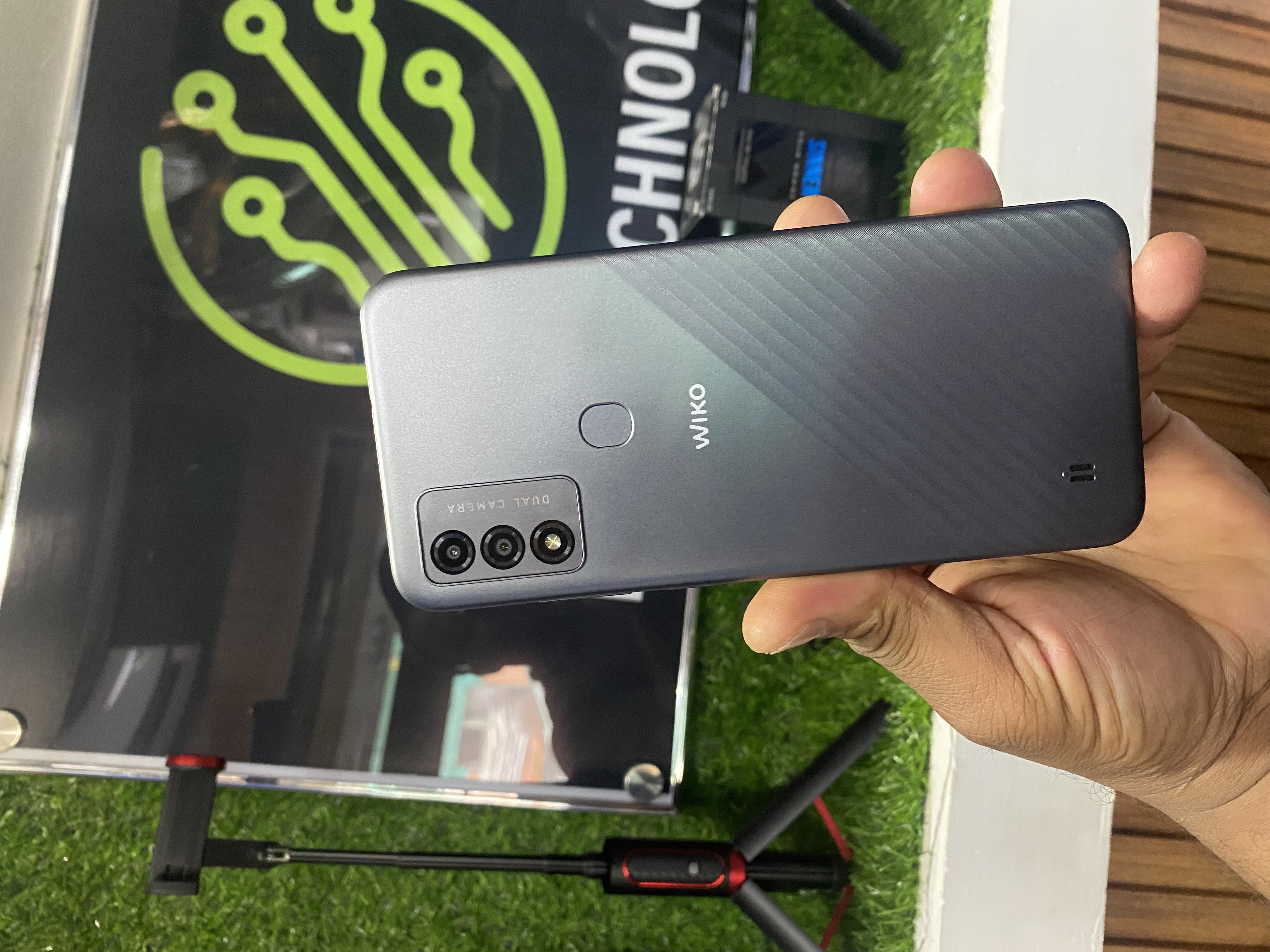 celulares y tabletas -  Wiko Voix U616AT  Unlocked   32GB  7