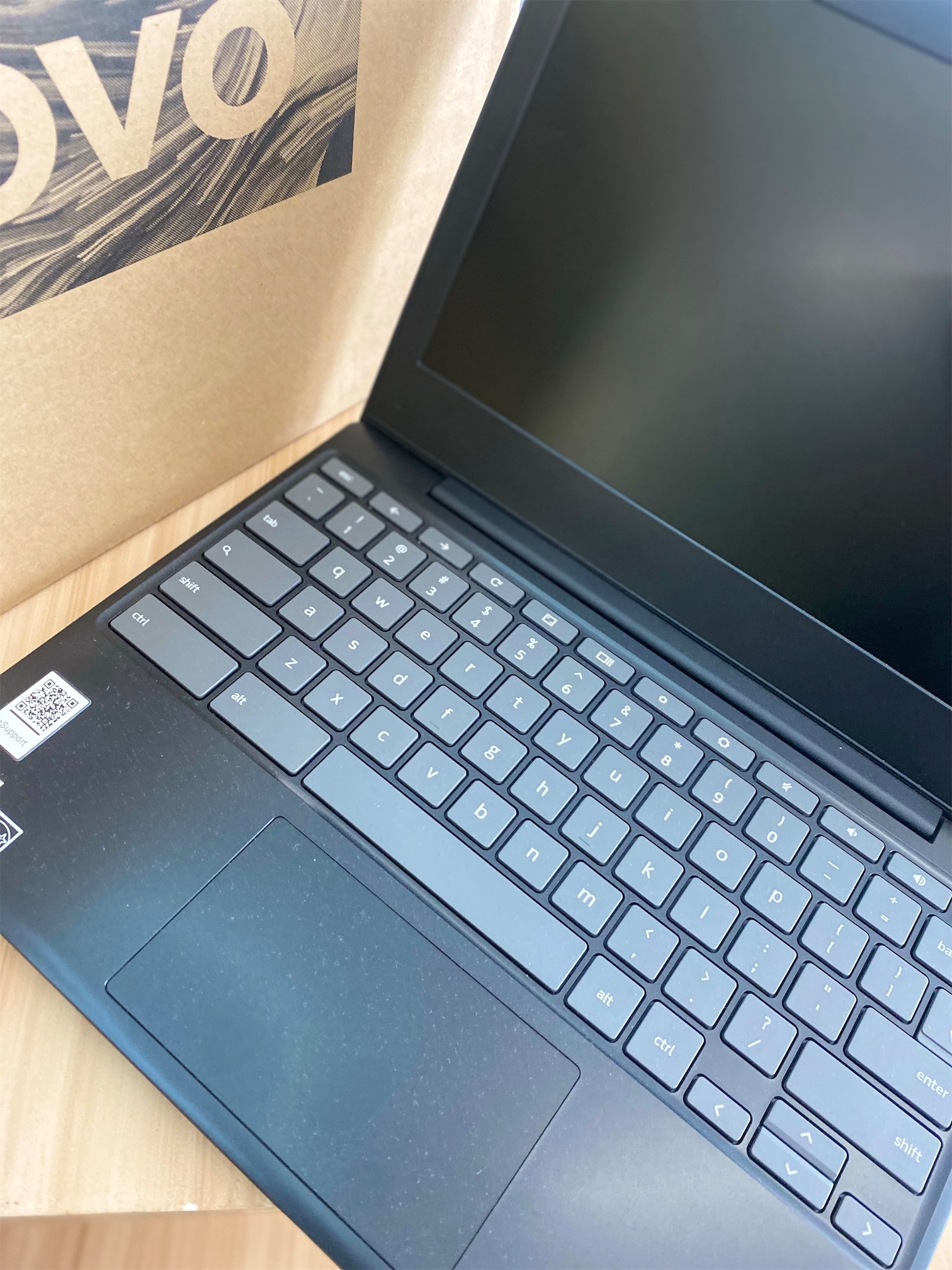 computadoras y laptops - Laptop lenovo Ideapad 3 AMD A6 4Gb de ram 32 EMMC 11.6 pulgada nueva 5
