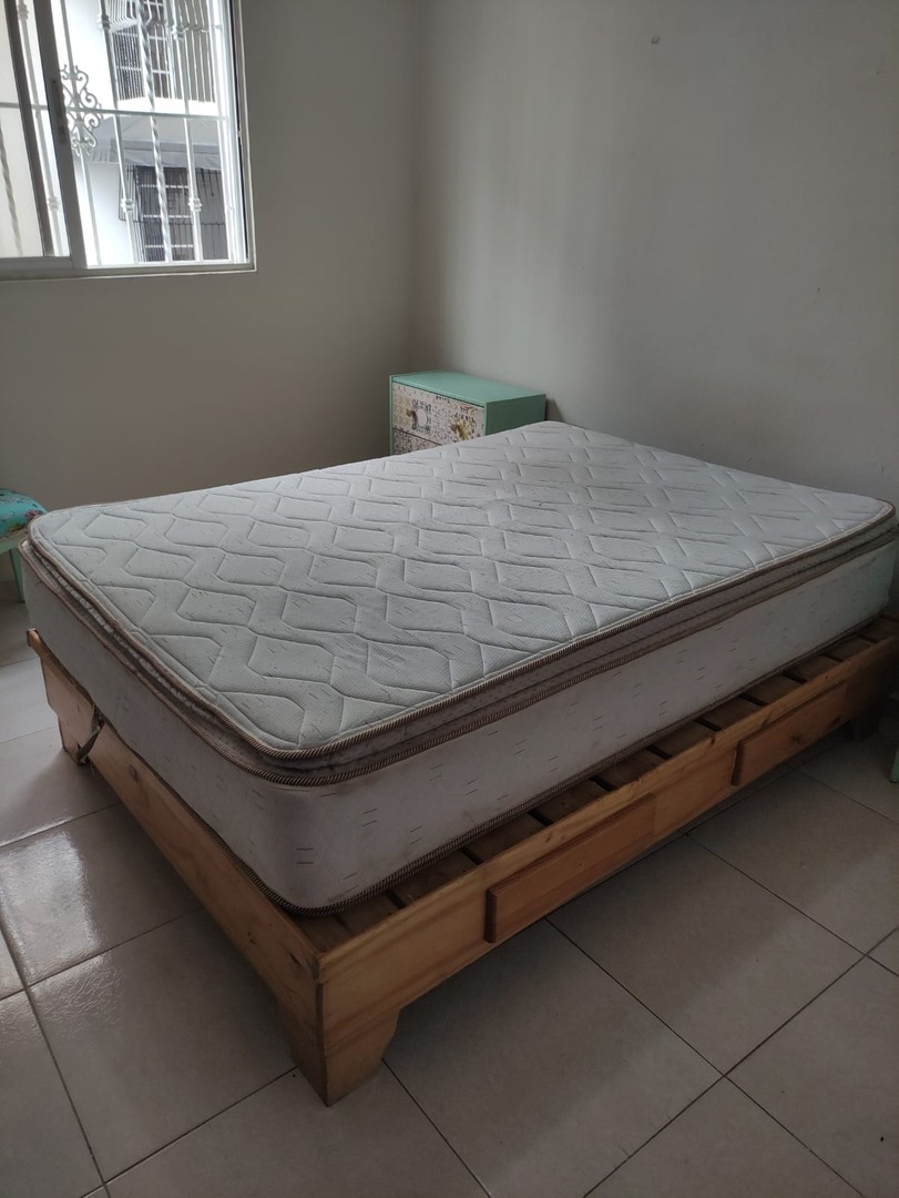 muebles y colchones - Vendo Camas usada barata incluye base y colchón
