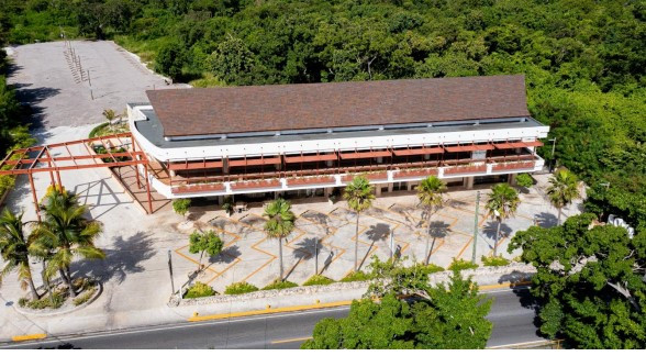 otros inmuebles - Alquiler local en Bávaro próximo a Downtown 2