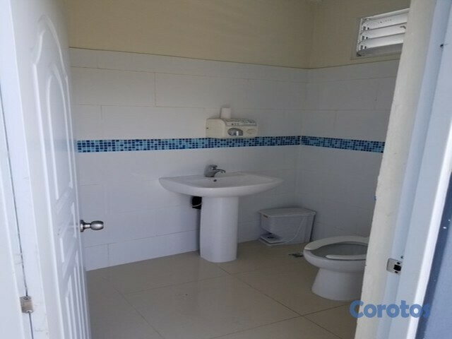 oficinas y locales comerciales - Se vende Parqueo Comercial detrás parada Metro Mamá Tingó 6