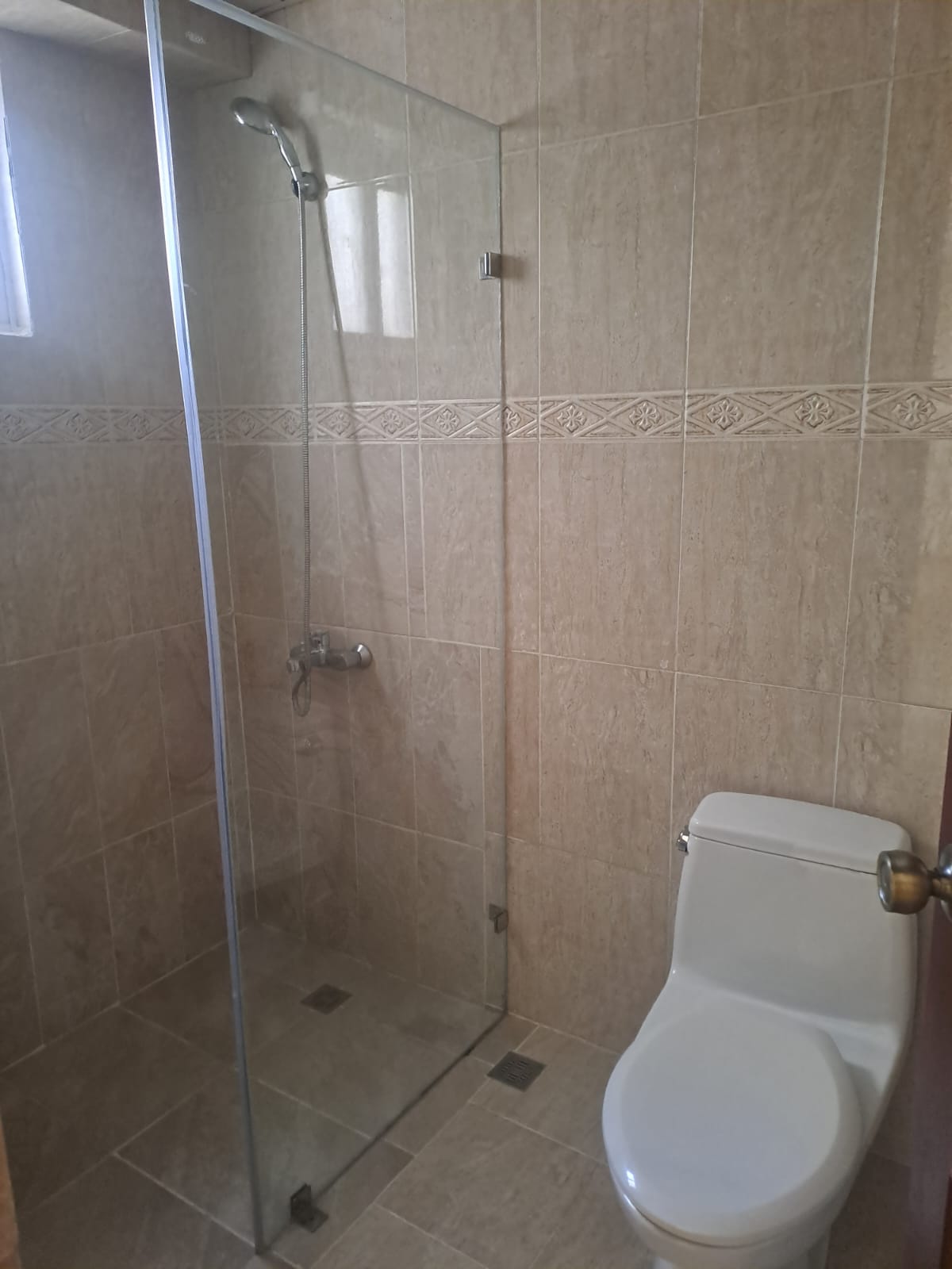 apartamentos - Alquilo Apartamento 2do piso   Urb. Real  6