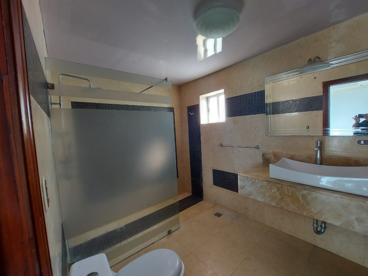 apartamentos -   Estupendo Apartamento de 200 metros Con linea blanca muy bien ubicado
Impecabl 1