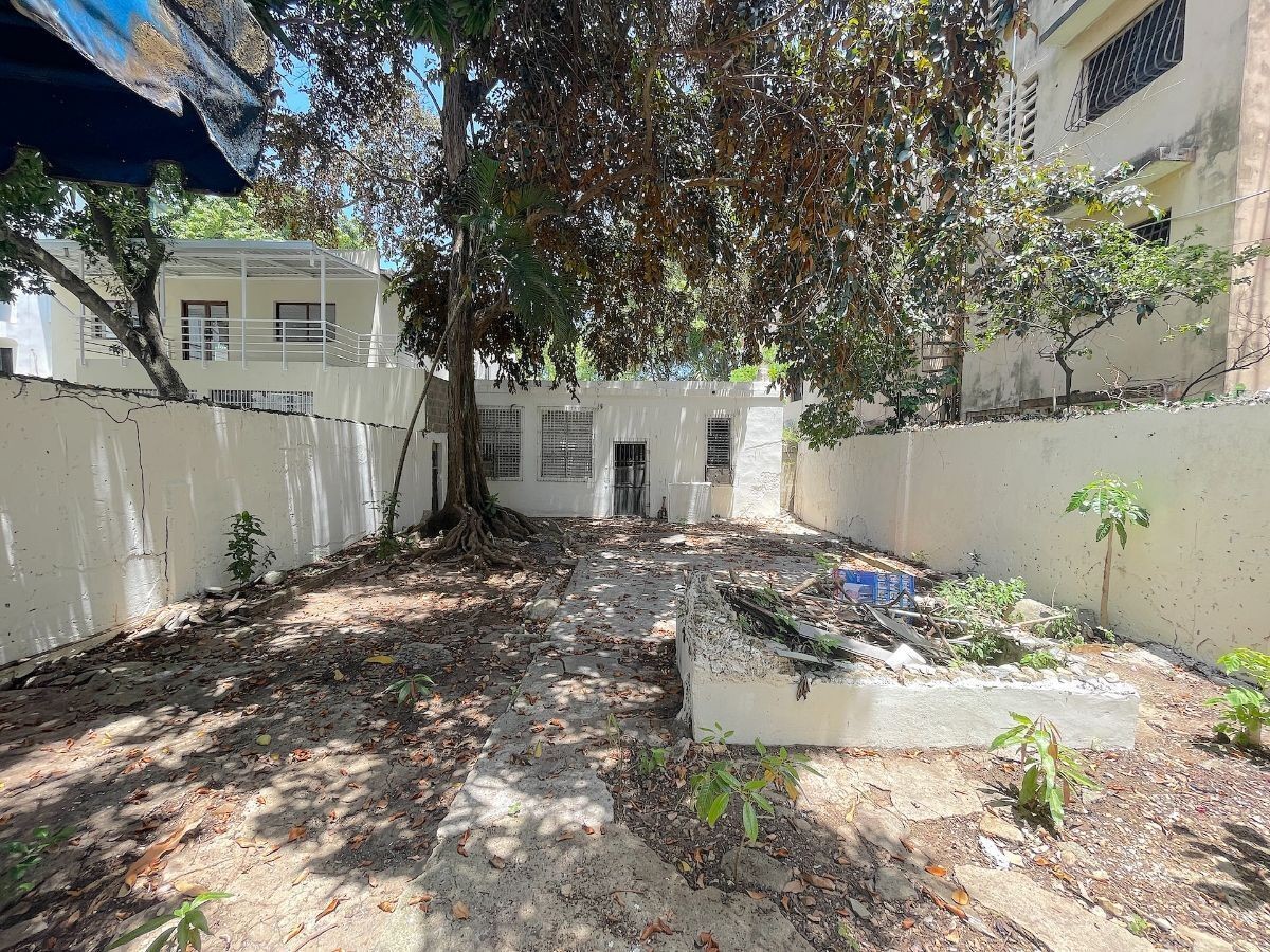 casas - Venta de Casa en Gazcue 9