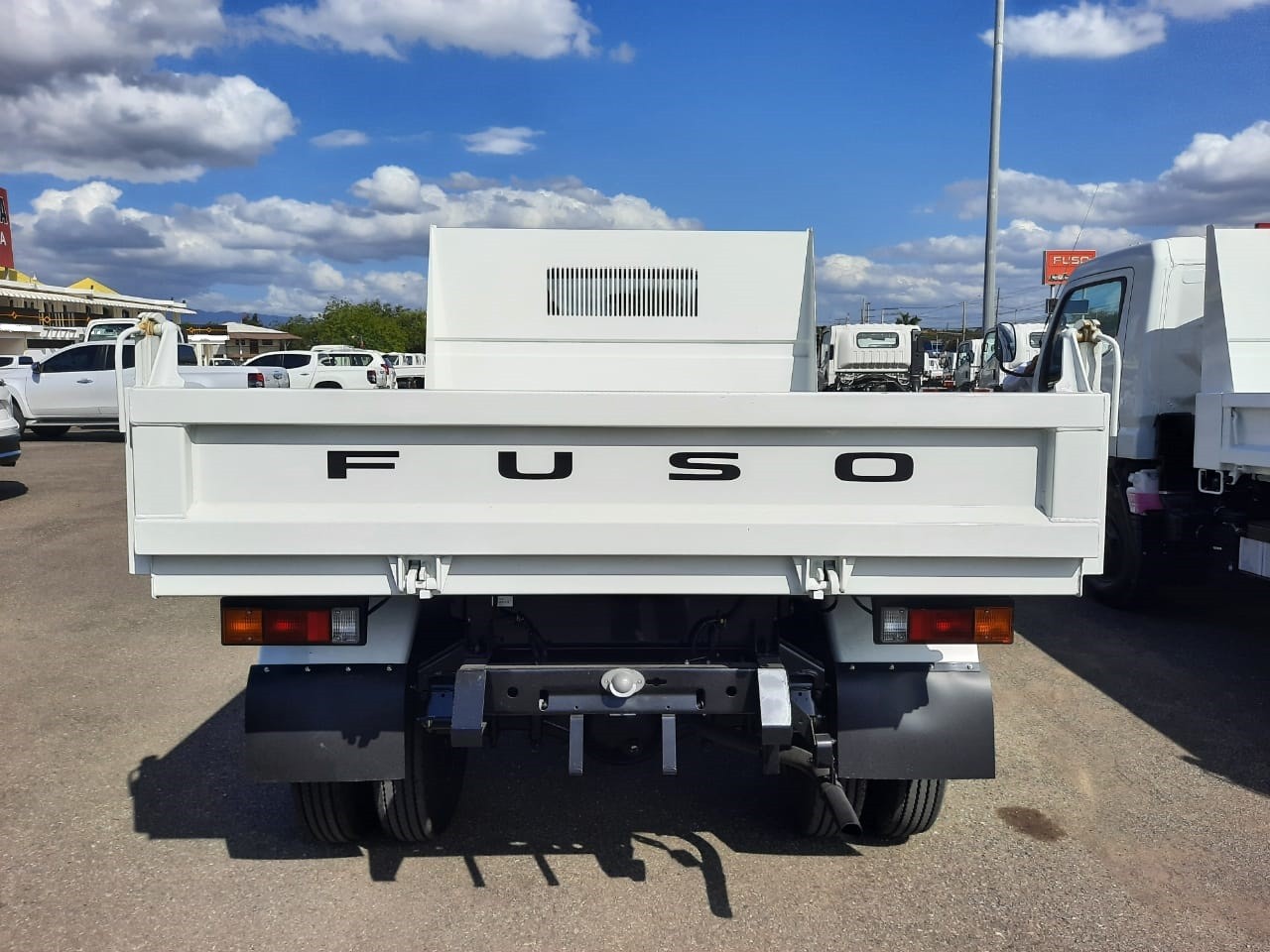camiones y vehiculos pesados - CAMION MITSUBISHI  VOLTEO 2024  3