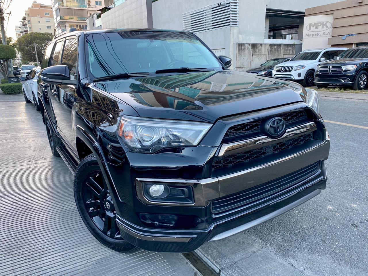 jeepetas y camionetas - Toyota 4Runner Limited Nightshade 2019 4