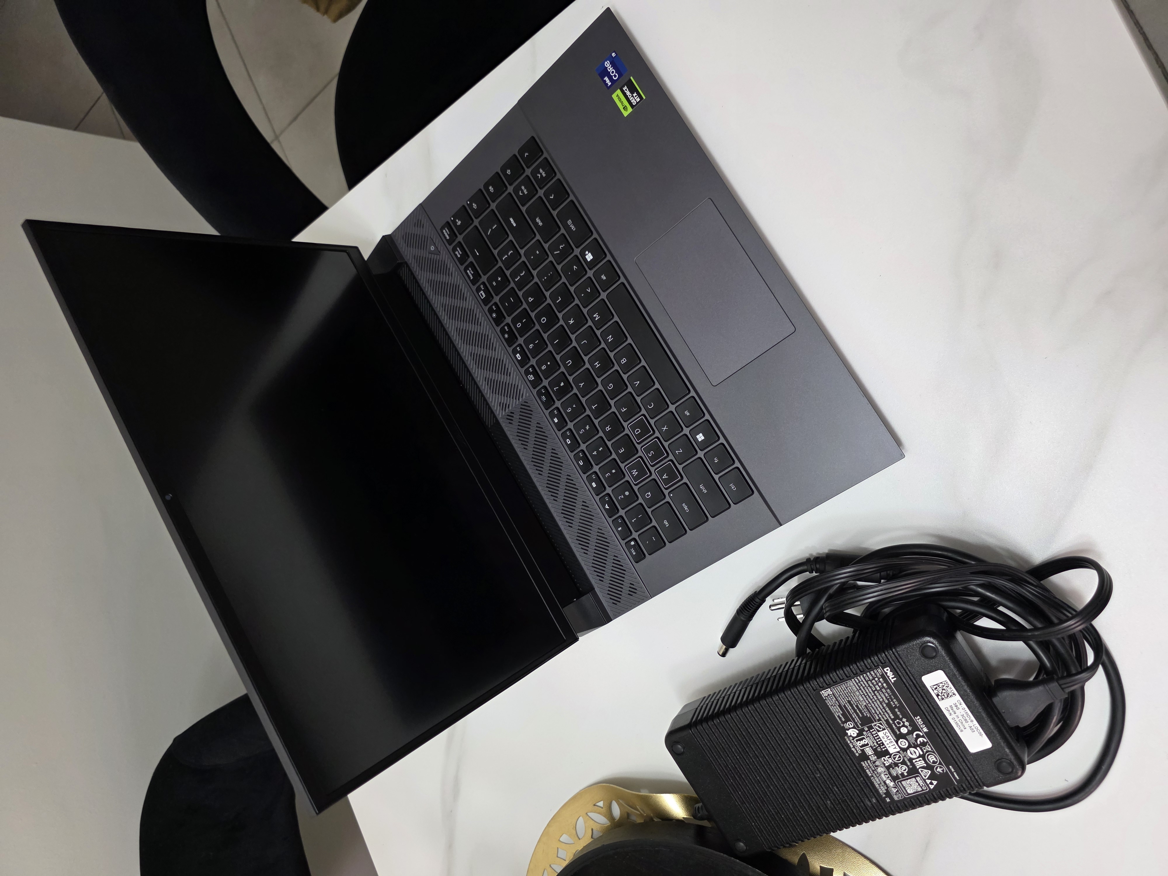 computadoras y laptops - vendo o cambio Laptop Gamer Dell G16, RTX 4070, 32DDR5, 2TERA SSD. i9 13900hx. 4