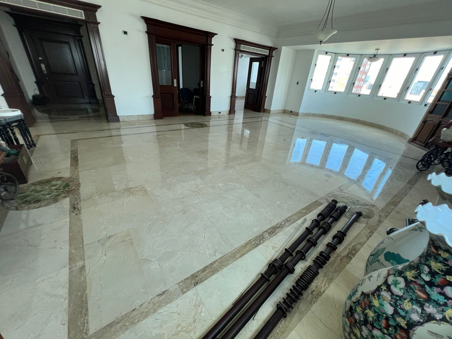 apartamentos - La Esperilla   

usd$650,000

Excelente Apartamento en un 8vo Nivel con vista de 9