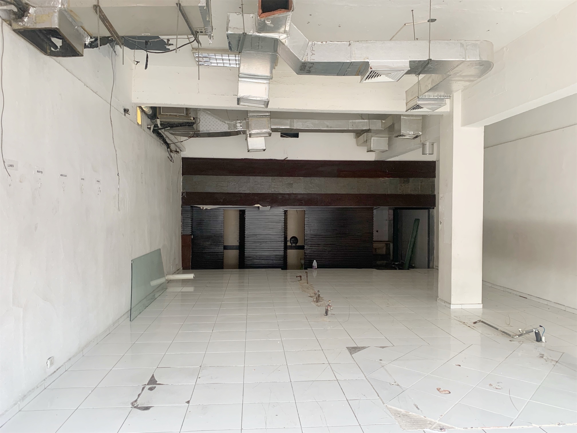 oficinas y locales comerciales - Local primer nivel espacio abierto 5