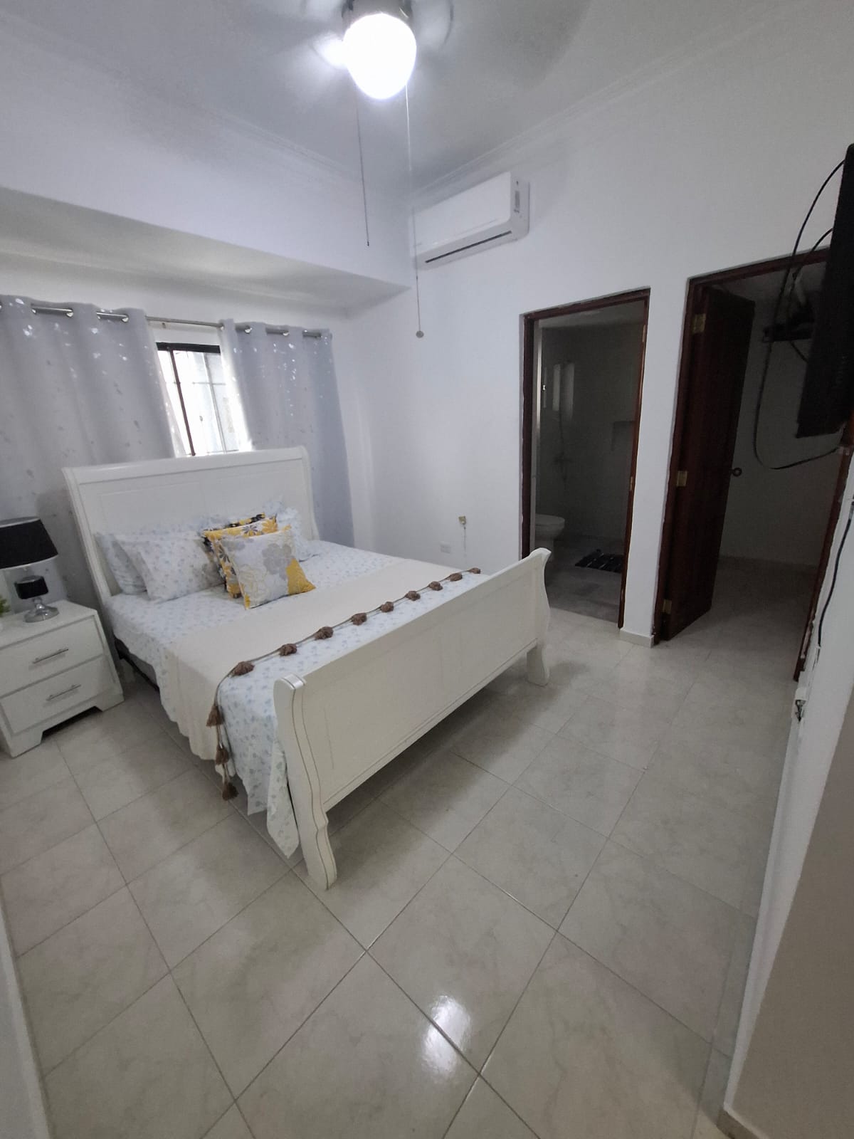apartamentos - Alquilo apartamento amueblado en Quisqueya 3