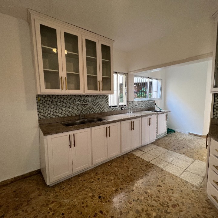 apartamentos - Apartamento en alquiler en Bella Vista 3H, 2B, 1P, 4to piso