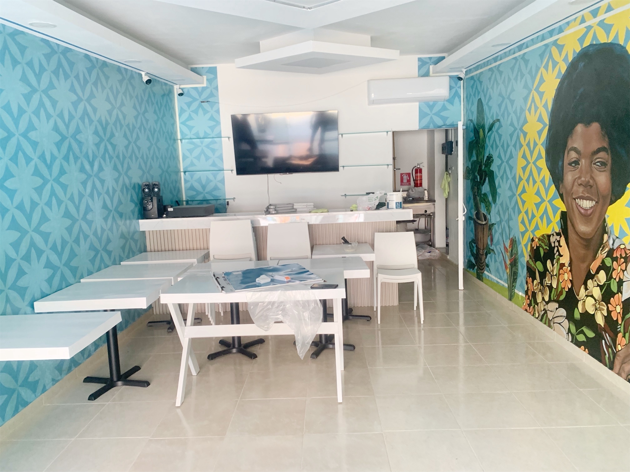 oficinas y locales comerciales - Local en bella vista primer nivel 4