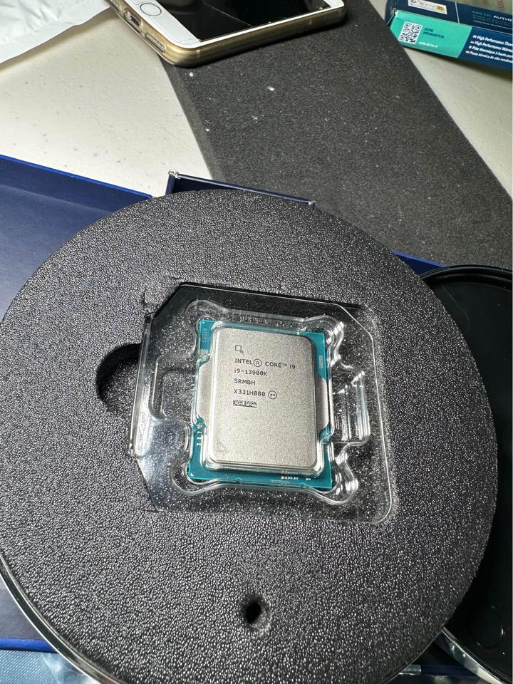 computadoras y laptops - Procesador Intel Core i9-13900k. Open box. Nunca usado 2