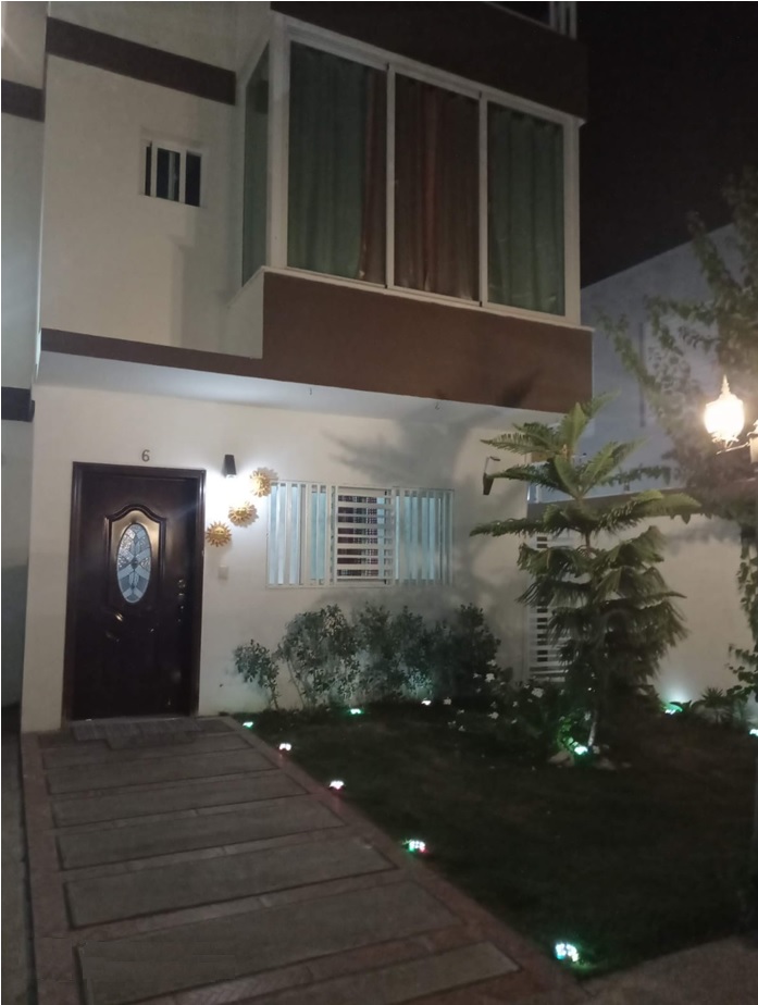 casas vacacionales y villas - CASA 3 NIVELES AMUEBLADA,  EN BAVARO, RES. VILLAS ALTAS, BUENA VISTA, PUNTA CANA 3