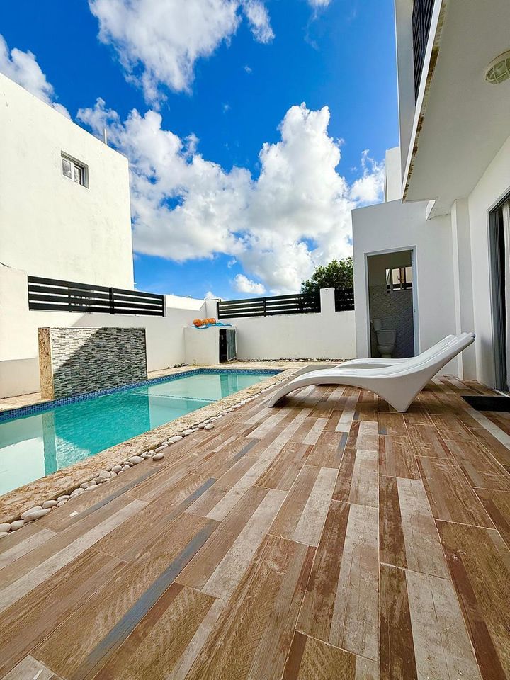 casas - Casa en alquiler con piscina  0