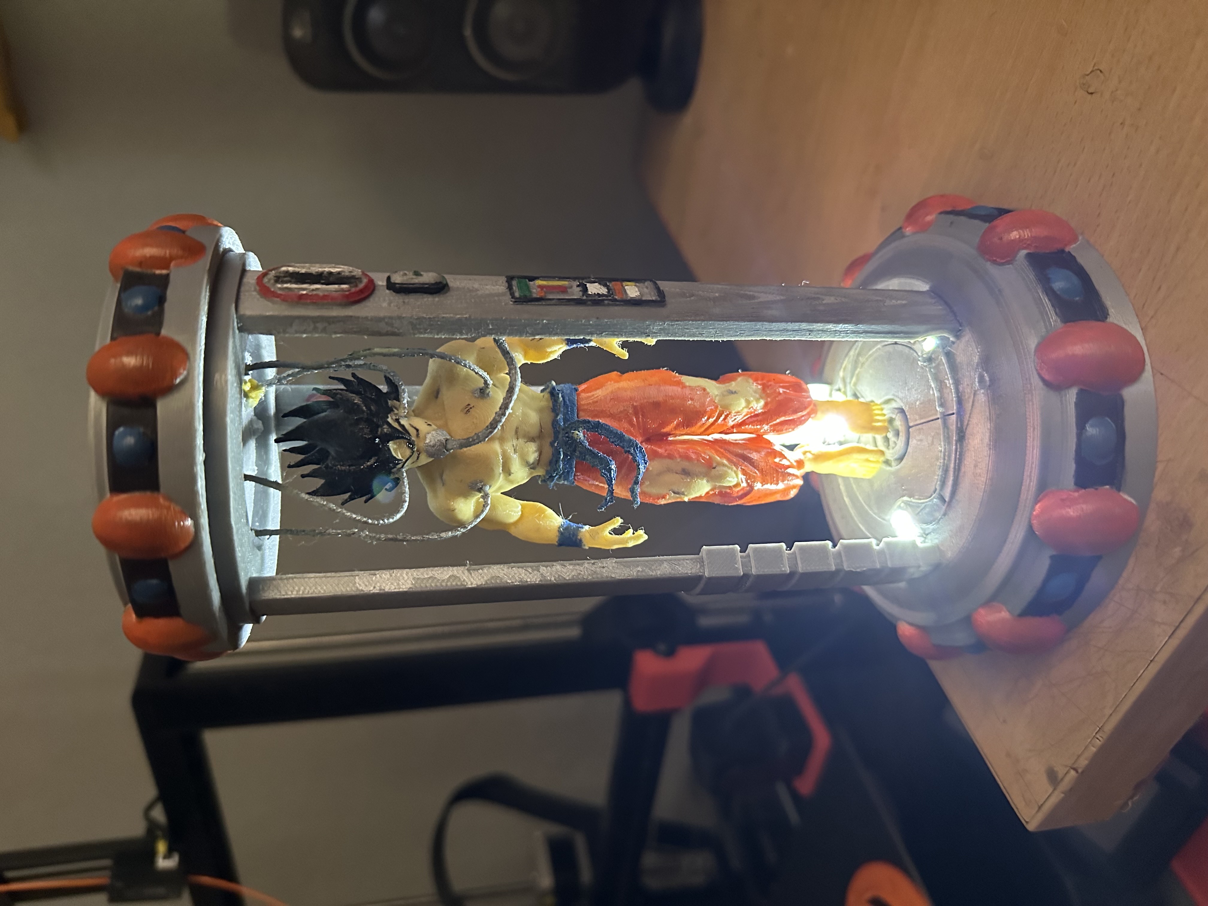 hobby y coleccion - Goku en cámara de recuperación con luz  1