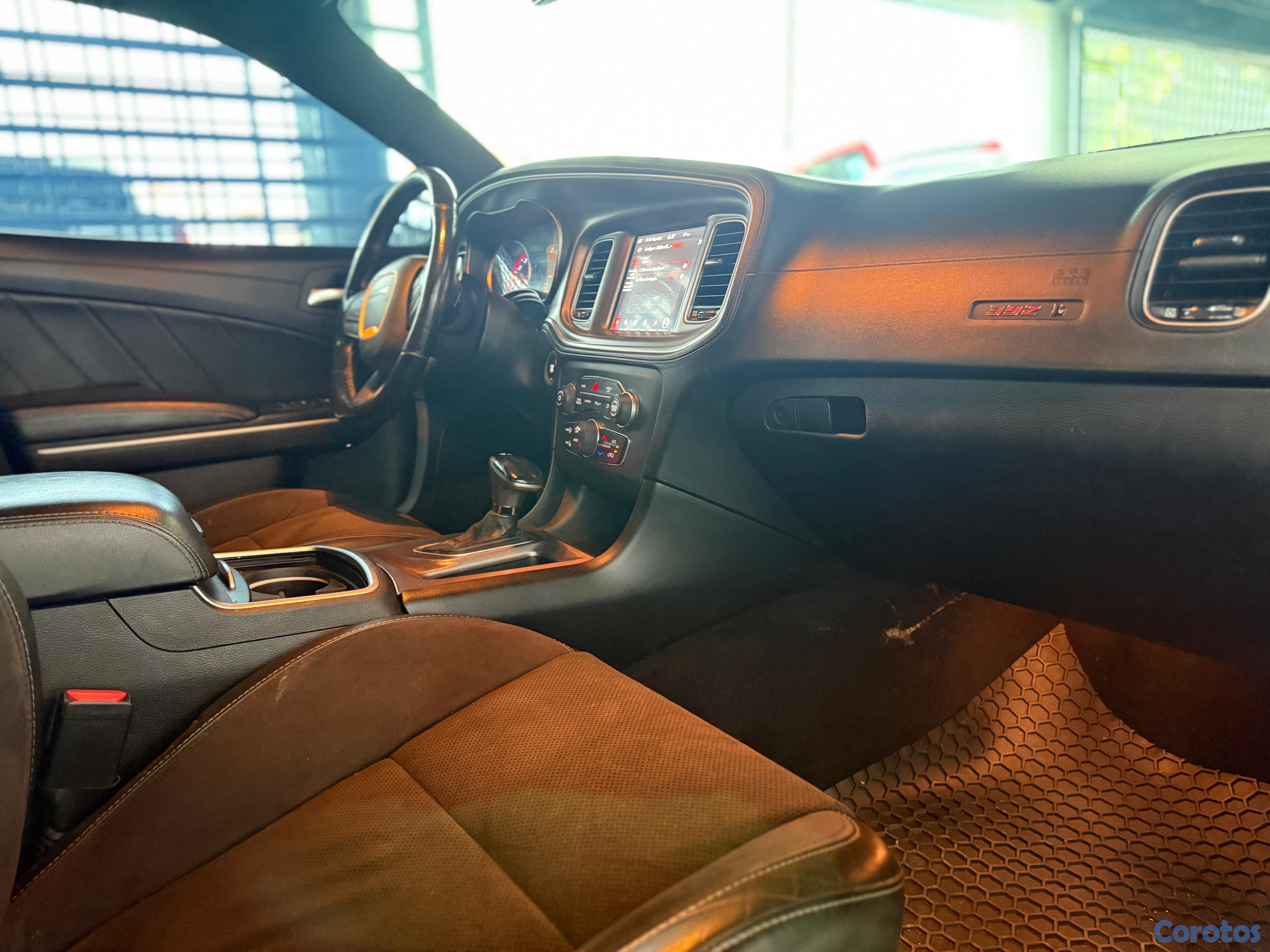 carros - Dodge Charger Scat Pack 2020 5