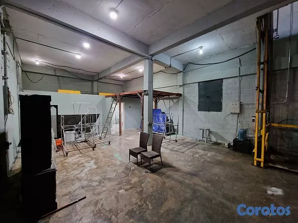 oficinas y locales comerciales - Nave Industrial San Carlos cerca la Av. Mexico  5