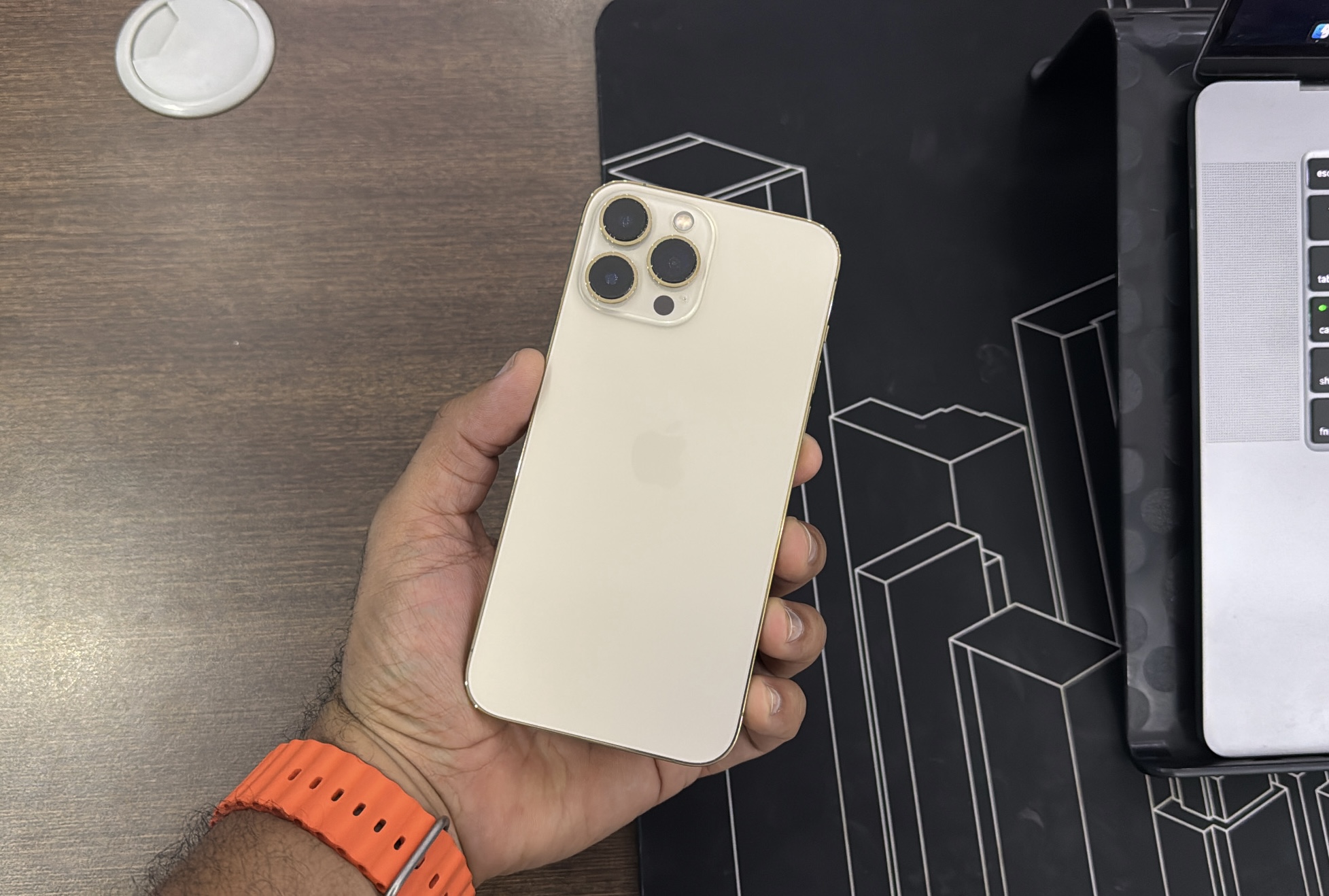 celulares y tabletas - iPhone 13 Pro Max 128GB Gol, Como Nuevo, $ 35,995  0