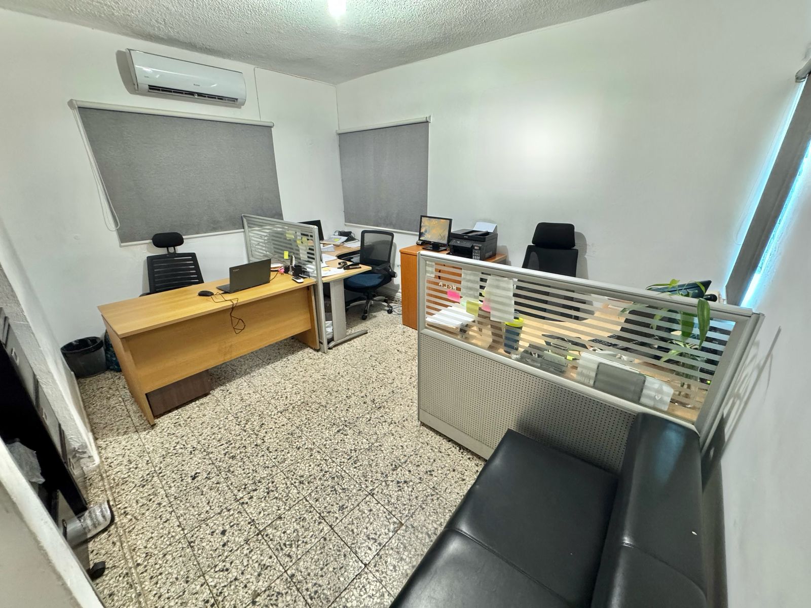 oficinas y locales comerciales - Alquilo local comercial en Mirador Sur  4