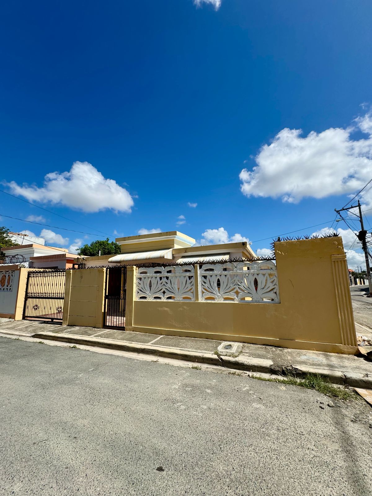 casas - casa de OPORTUNIDAD en STO DGO Este con 212.76 mts 7