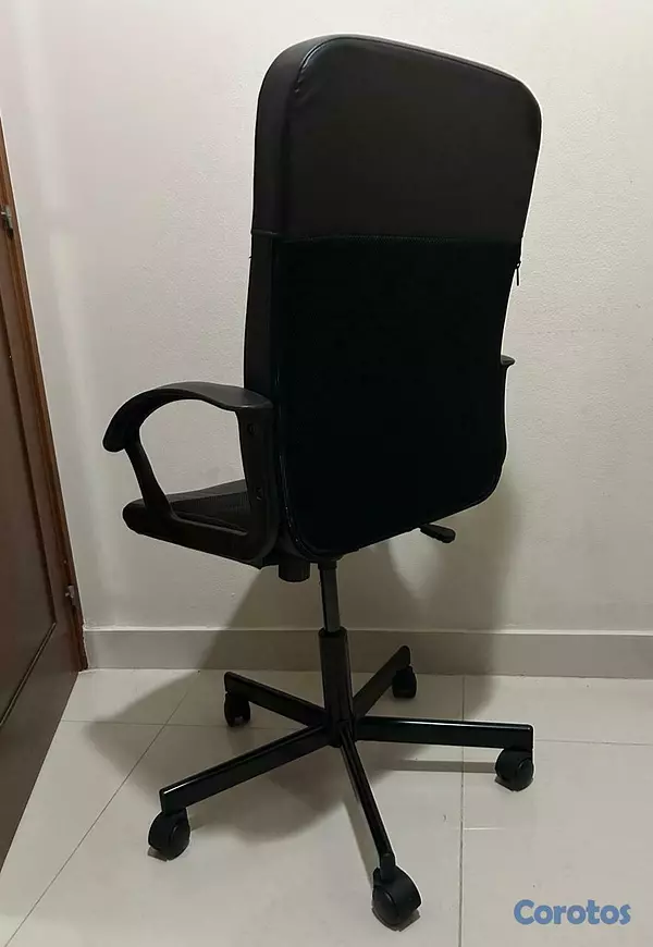 articulos de oficina - Silla Negra de Oficina 1