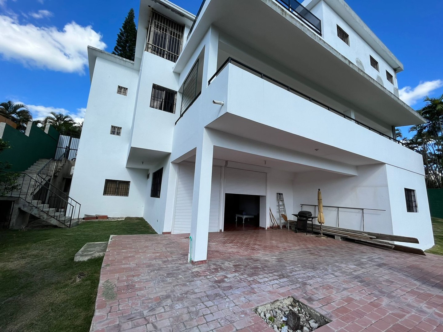 casas - Casa 3 niveles  en Lomas de arroyo hondo + 2 apartamentos 1
