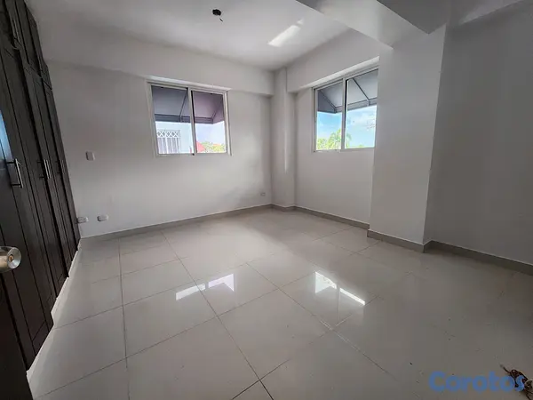 apartamentos - Apartamento amplio en Las Damas 12