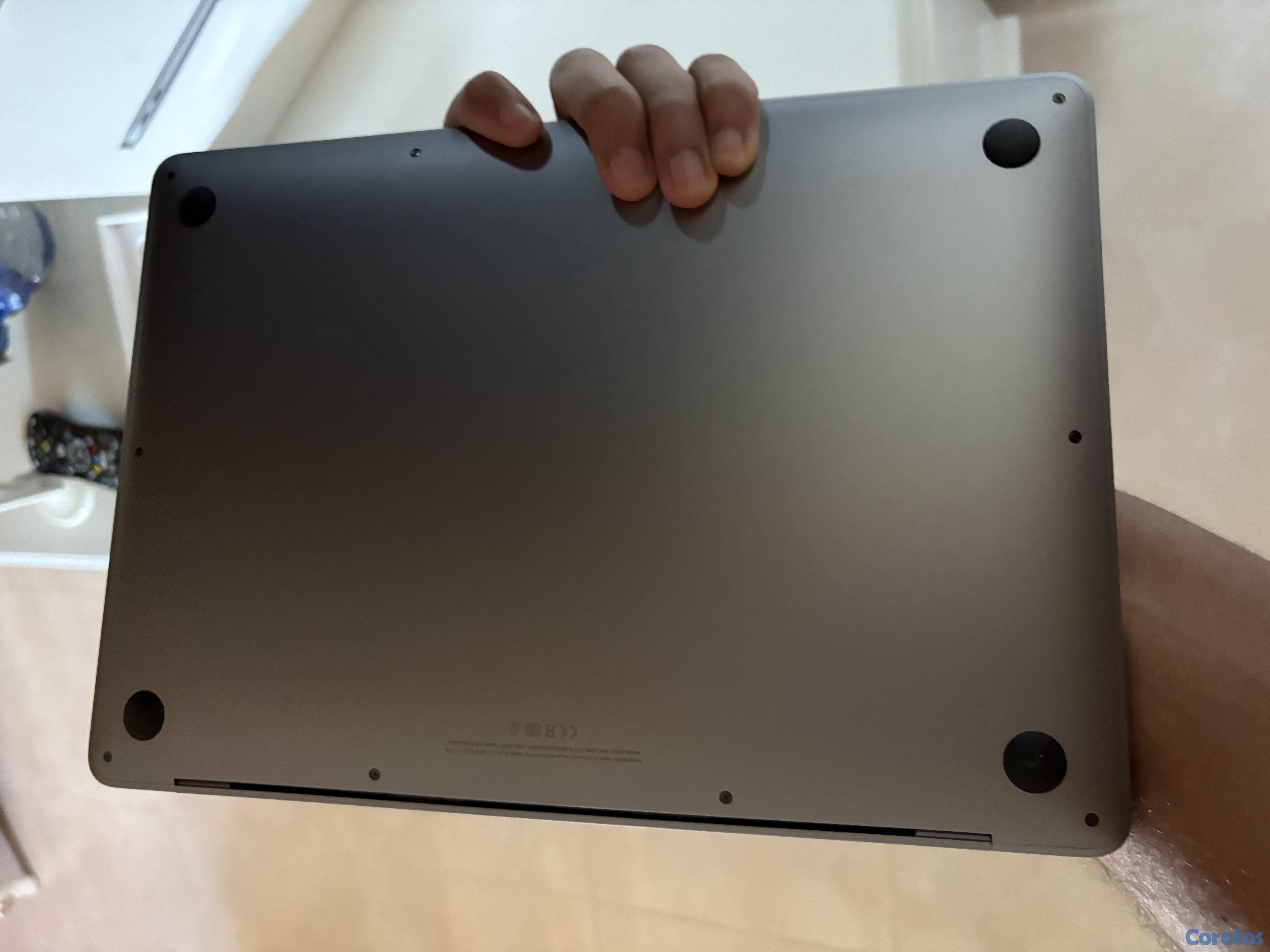 computadoras y laptops - MackBook Air 13" M1 2020 256 gb SSD 8 gb RAM
 6